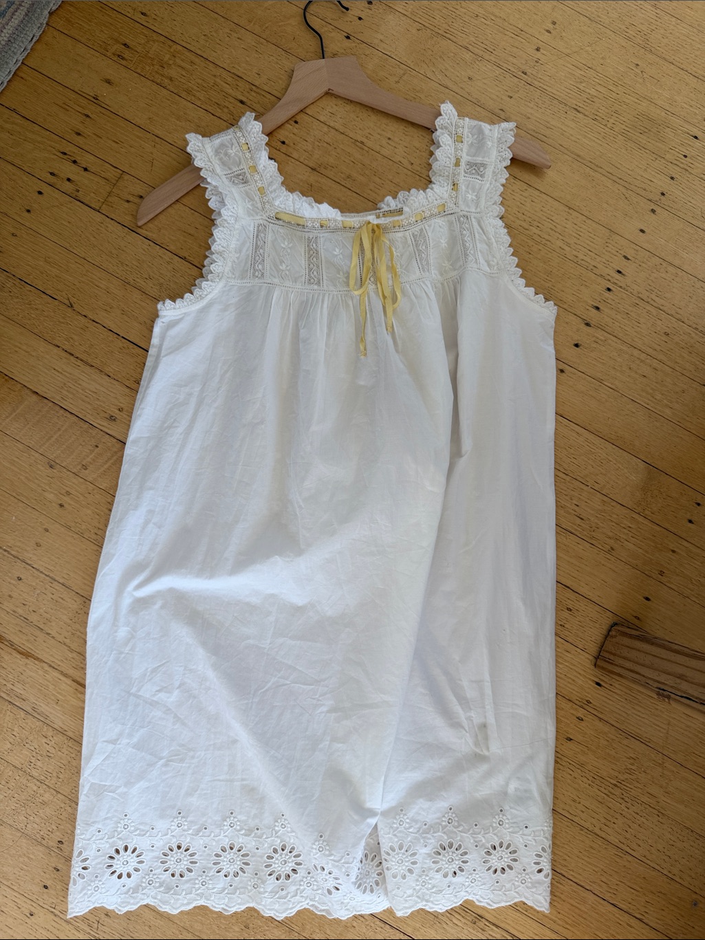 Doen White Cotton Eyelet Mini Dress (Brand New, With Tag)